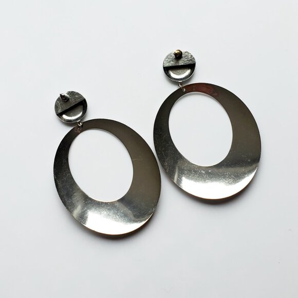 Elegant Large Dangly Disc Hoop Earrings Brushed Silver Tone Bold & Trendy Style - Picture 6 of 6